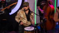 Waylon speelt Mind Over Matter bij Evers & co. op 538