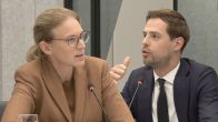 VVD'er valt woonminister aan over uitspraken voorrang statushouders