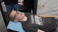 Familie Den Hollander zet een croissant tattoo