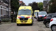 Kind valt uit raam in Tiel, met spoed naar ziekenhuis gebracht